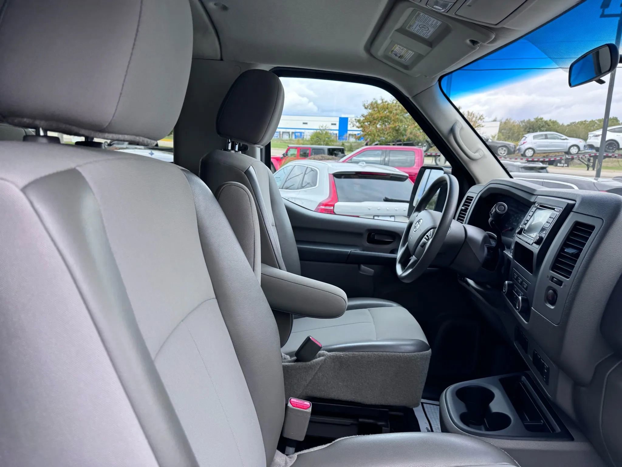 Used 2018 Nissan NV 3500 S image 12