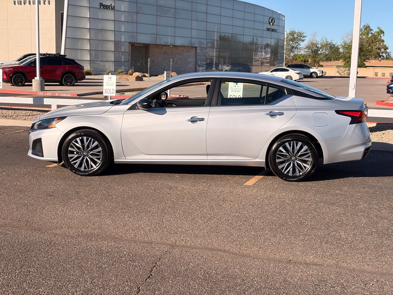 Certified 2025 Nissan Altima 2.5 SV FWD image 3