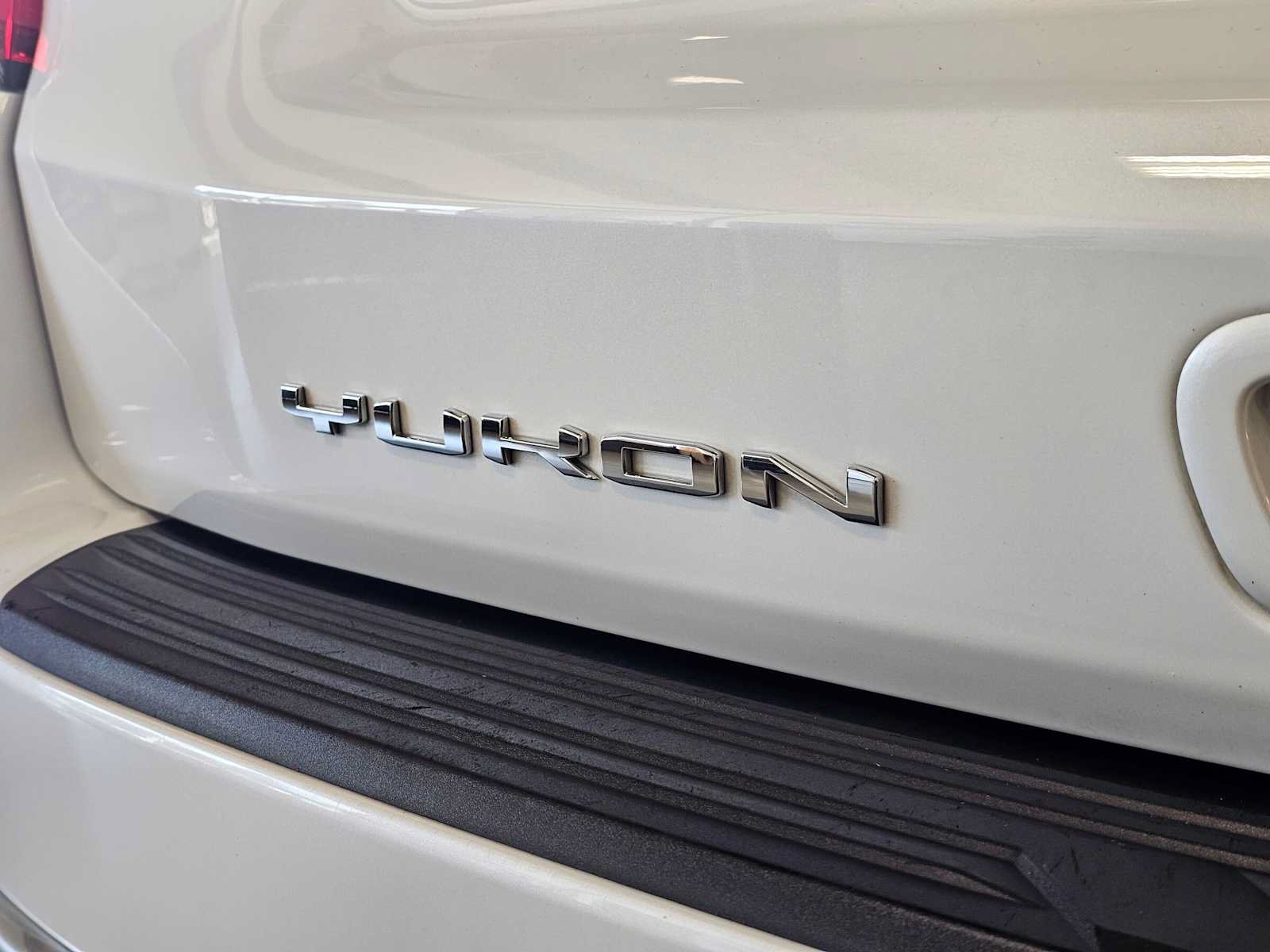 Used 2024 GMC Yukon XL Denali w/ Advanced Technology Package AWD/4WD image 16