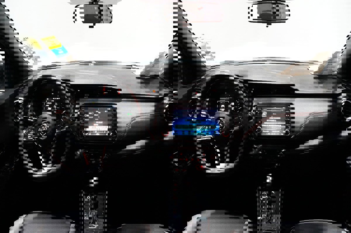 Used 2023 Nissan Kicks SR w/ SR Premium Package image 18