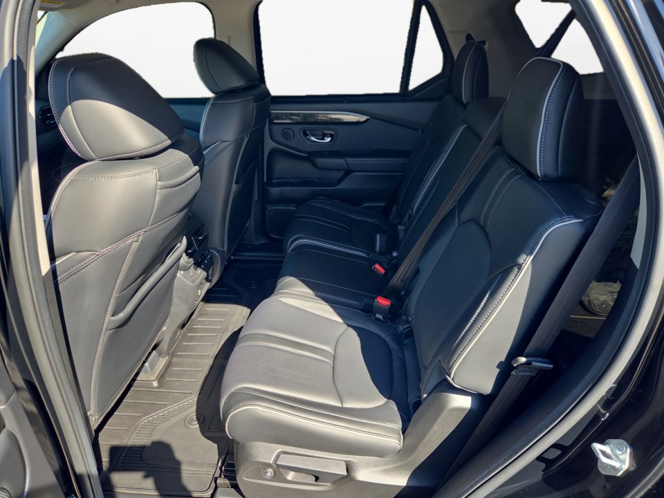 Used 2025 Honda Pilot Elite image 13