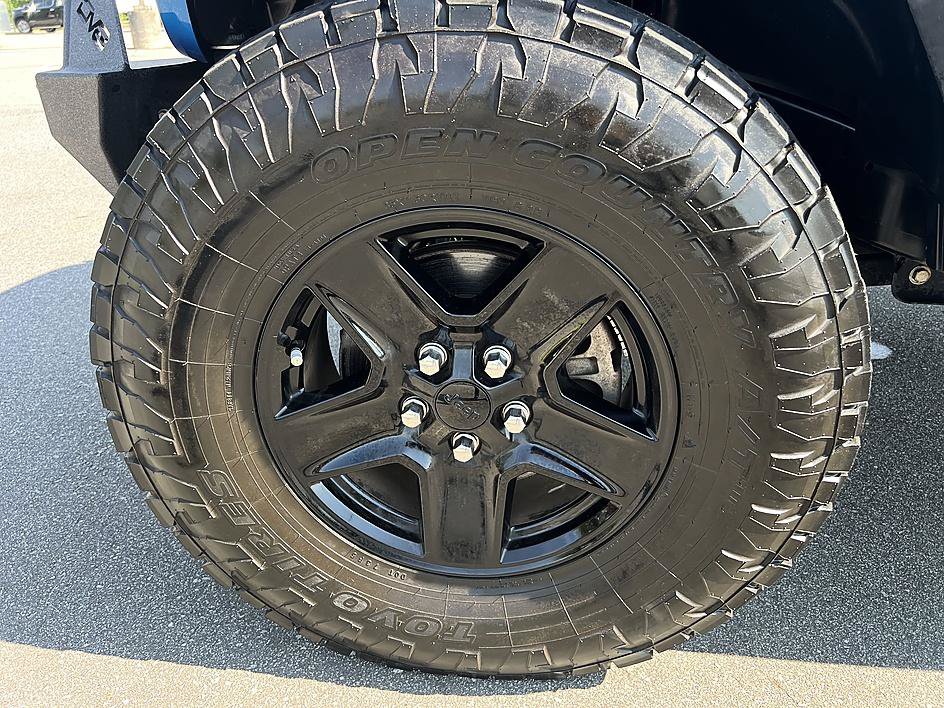 Used 2021 Jeep Gladiator Sport AWD/4WD image 9