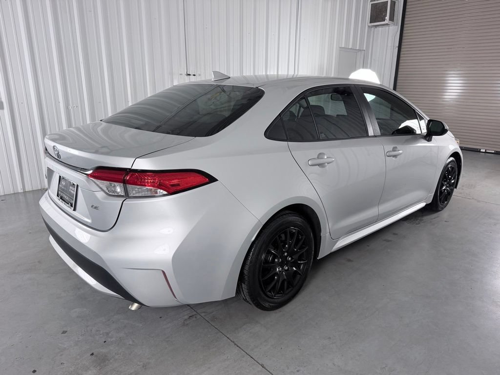 Used 2022 Toyota Corolla LE FWD image 5