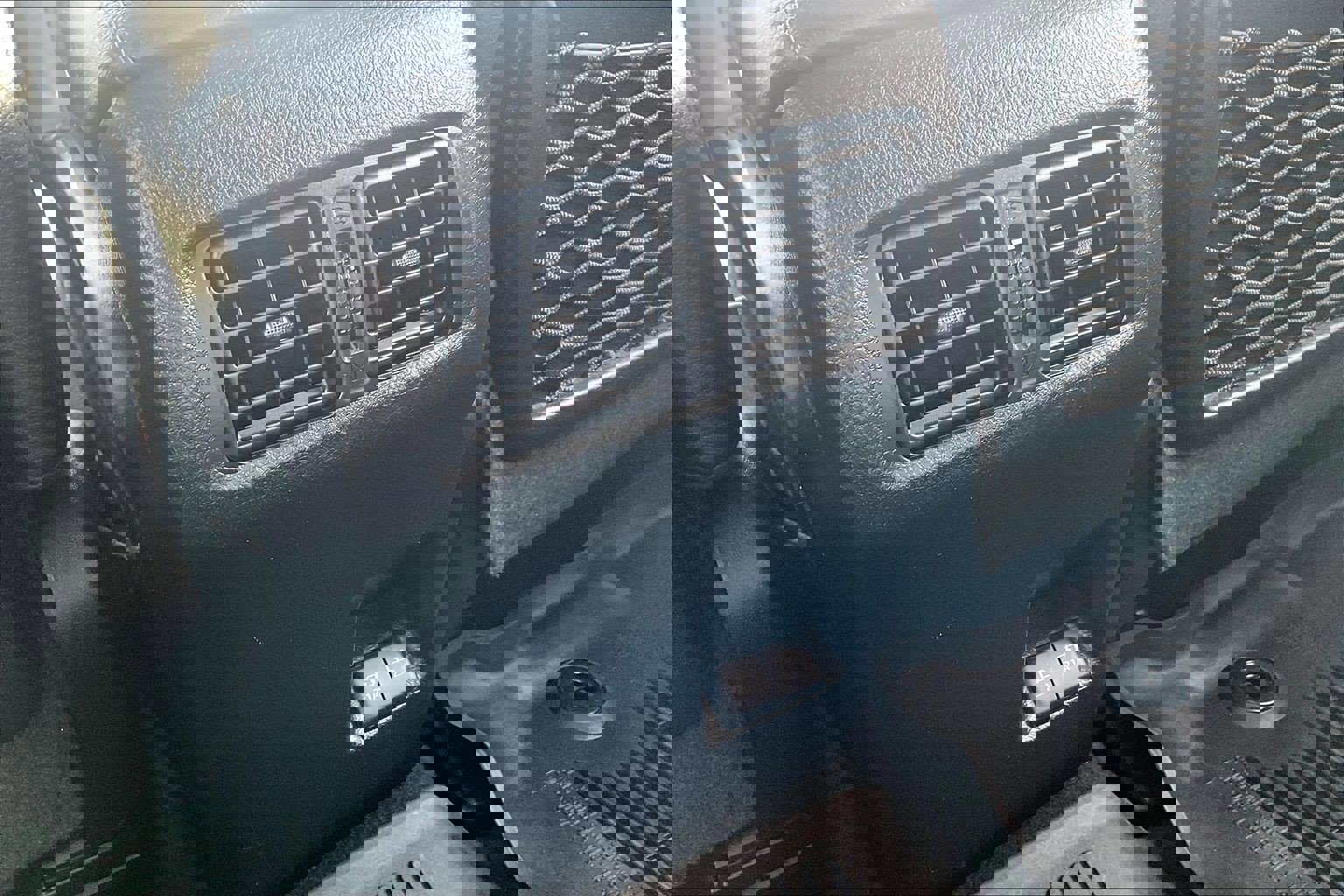 Used 2020 Toyota 4Runner Limited image 34