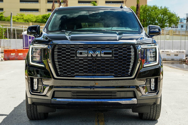 Used 2023 GMC Yukon Denali Ultimate AWD/4WD image 13