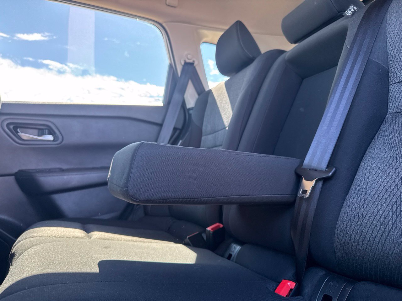 Certified 2024 Nissan Rogue SV FWD image 40