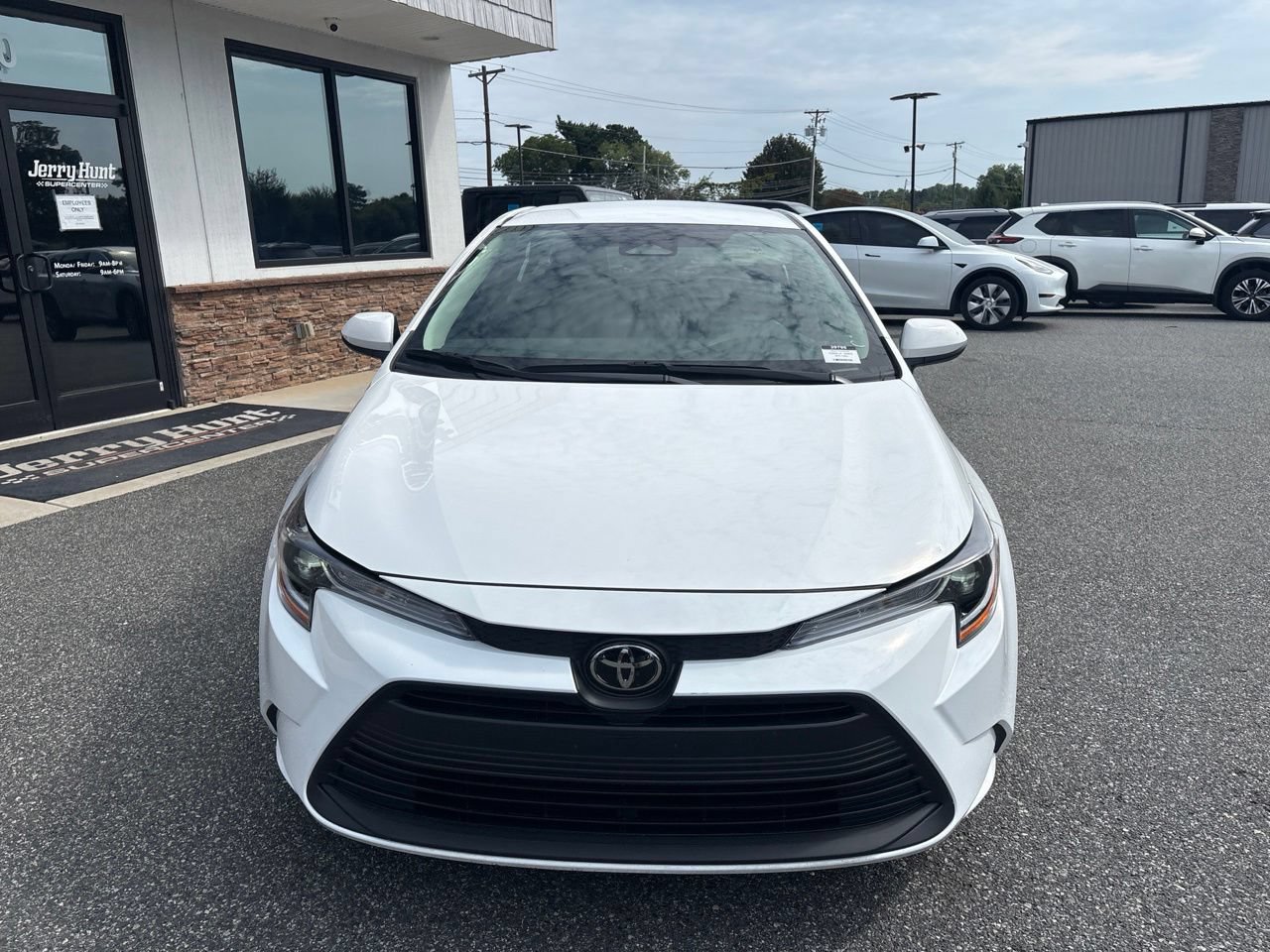 Used 2025 Toyota Corolla LE FWD image 12