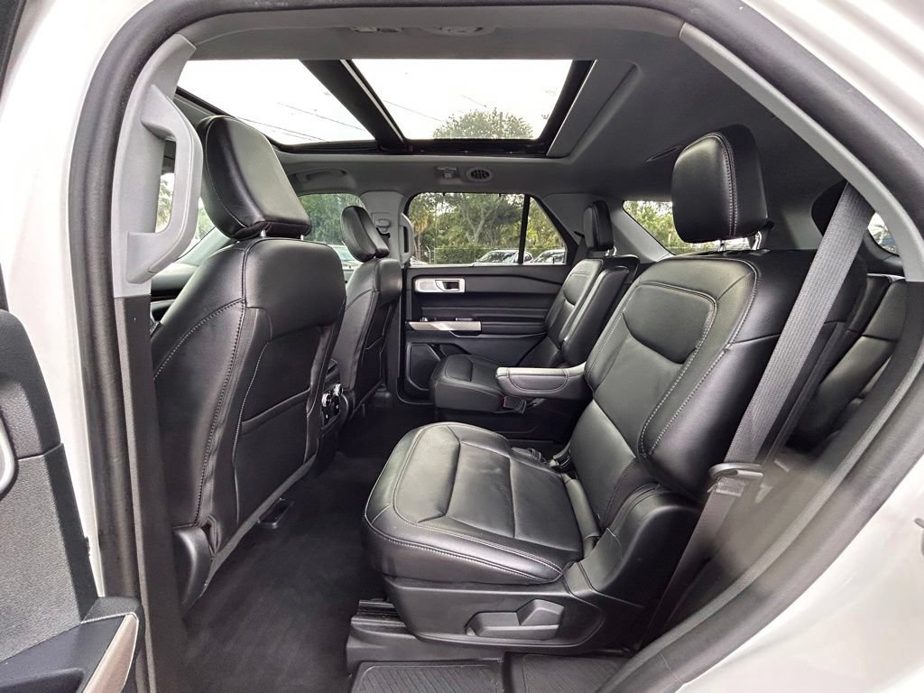 Used 2024 Ford Explorer Limited w/ Limited Technology Package RWD image 33