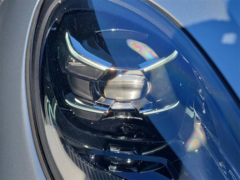 New 2026 Porsche Macan image 25