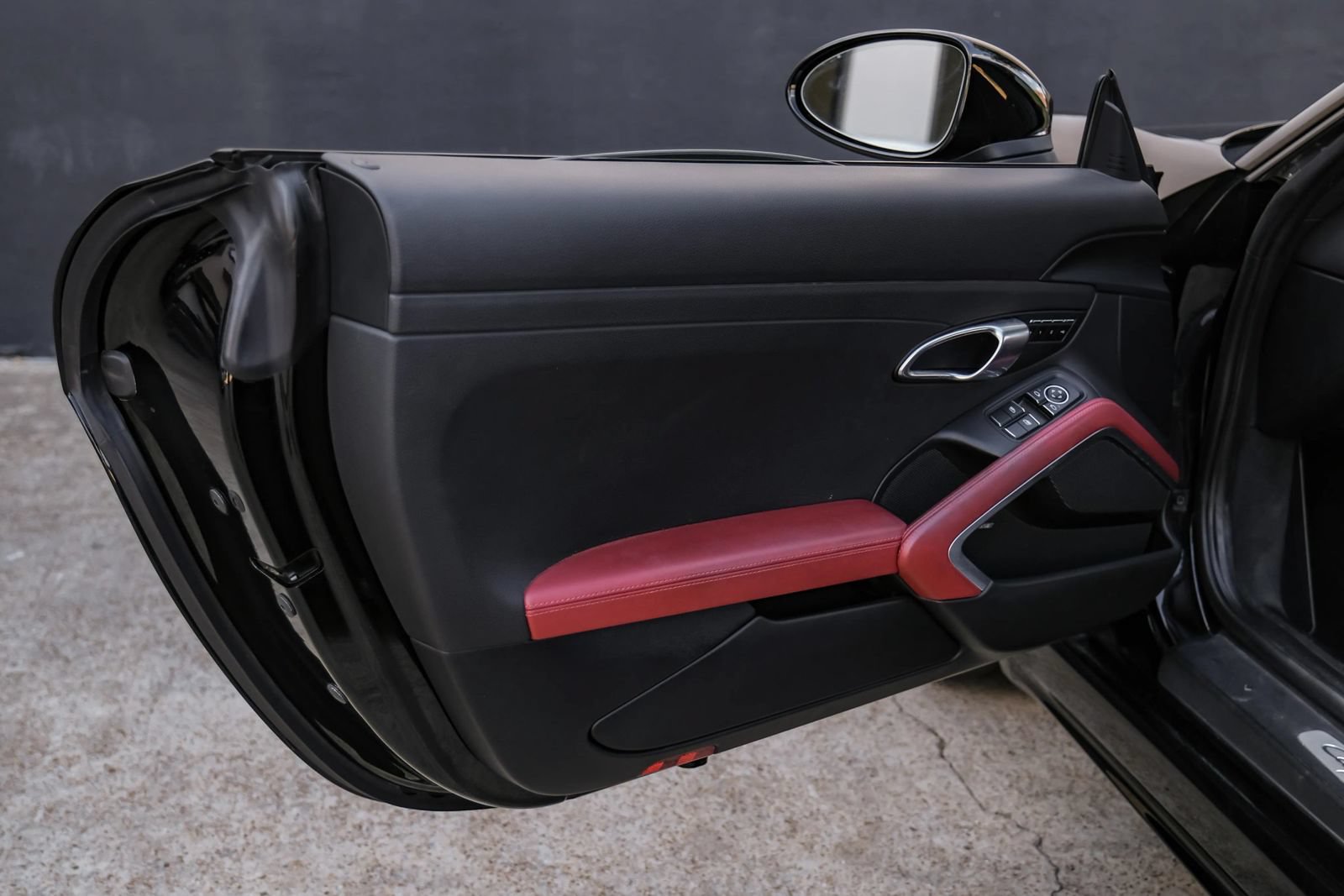 Used 2019 Porsche 718 Cayman S RWD image 30