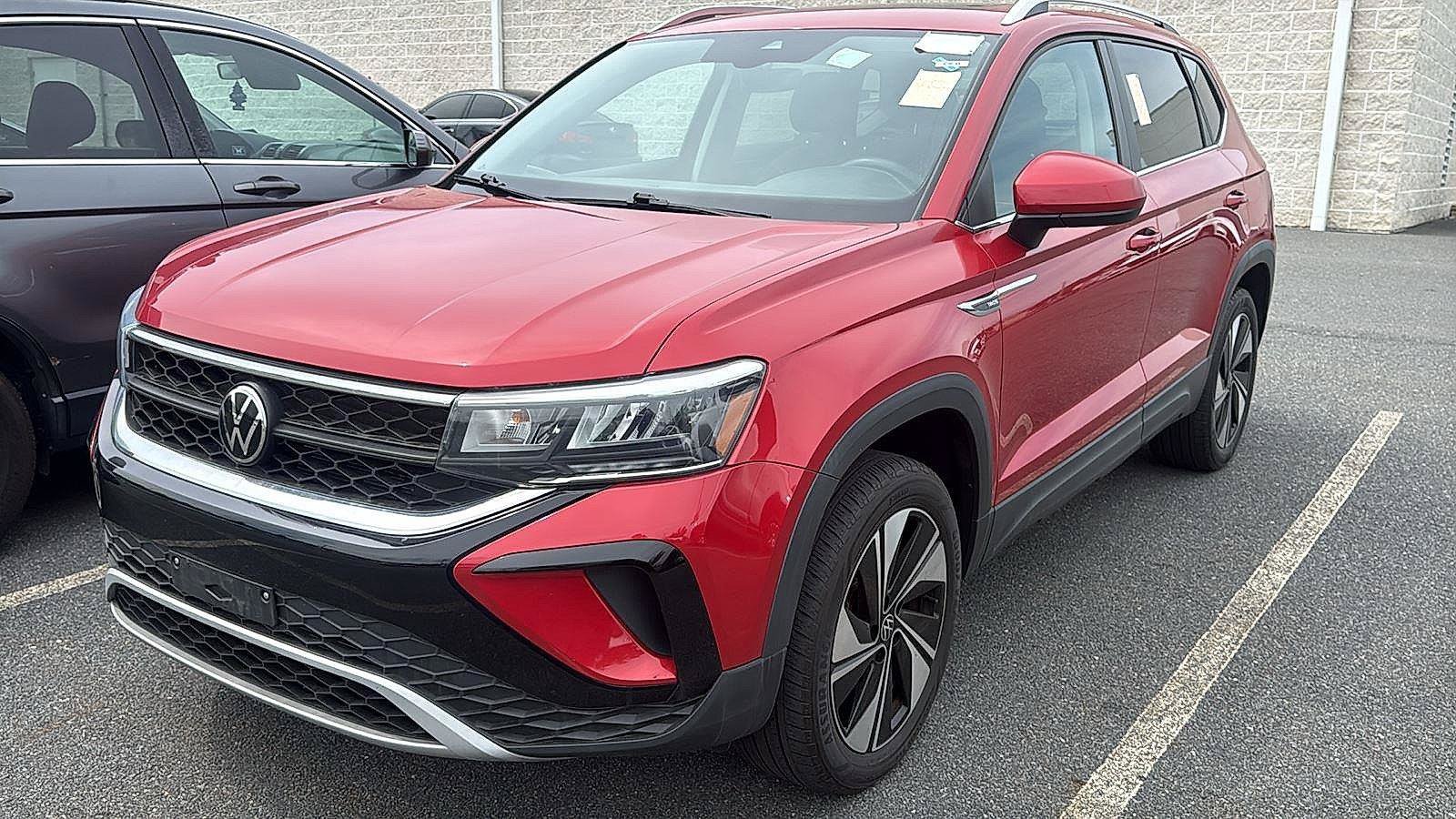 Used 2023 Volkswagen Taos SE w/ Panoramic Sunroof Package AWD/4WD image 6