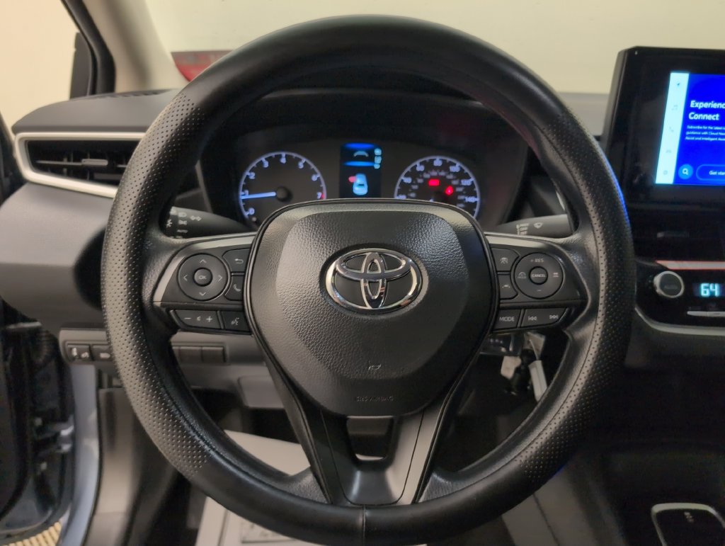 Used 2025 Toyota Corolla LE FWD image 34