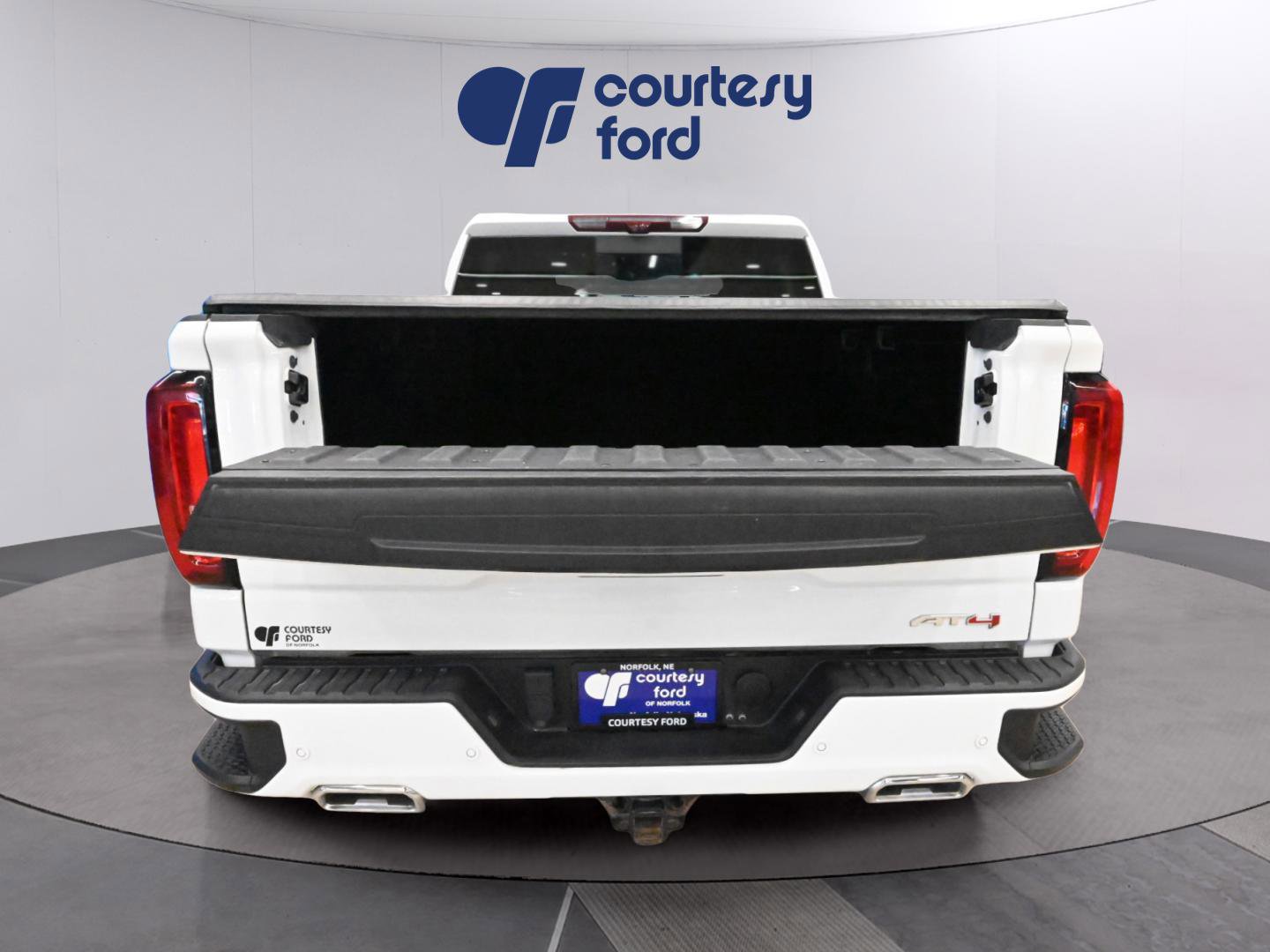 Used 2022 GMC Sierra 1500 AT4 w/ AT4 Premium Package image 8