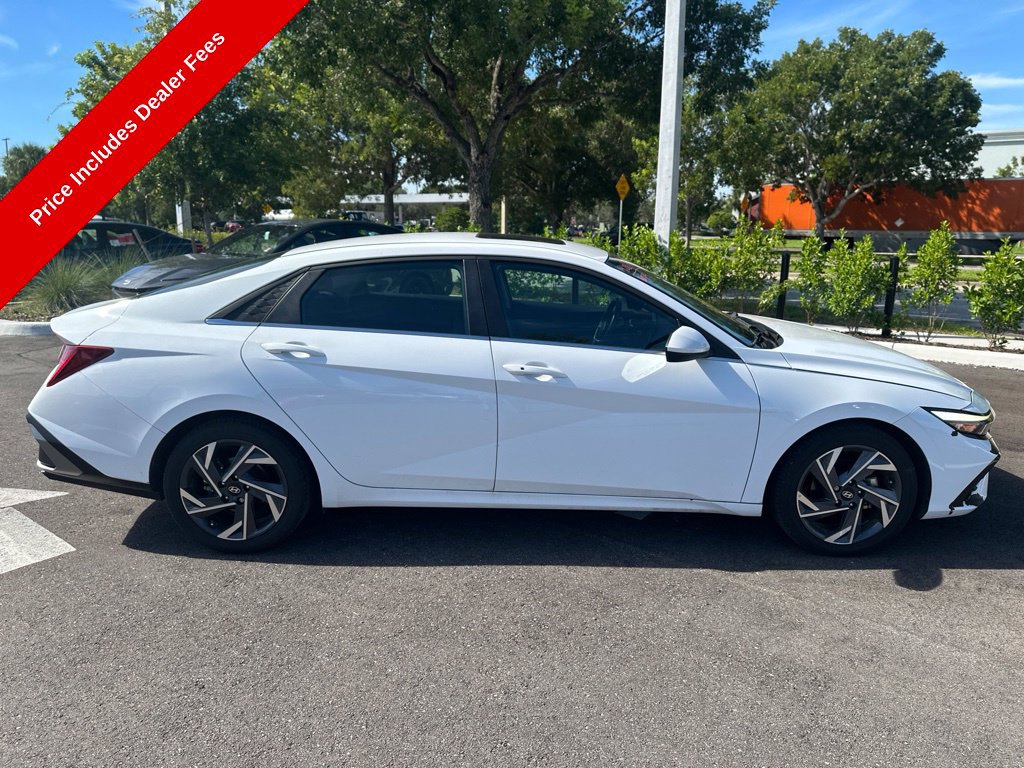 Used 2025 Hyundai Elantra SEL FWD image 6