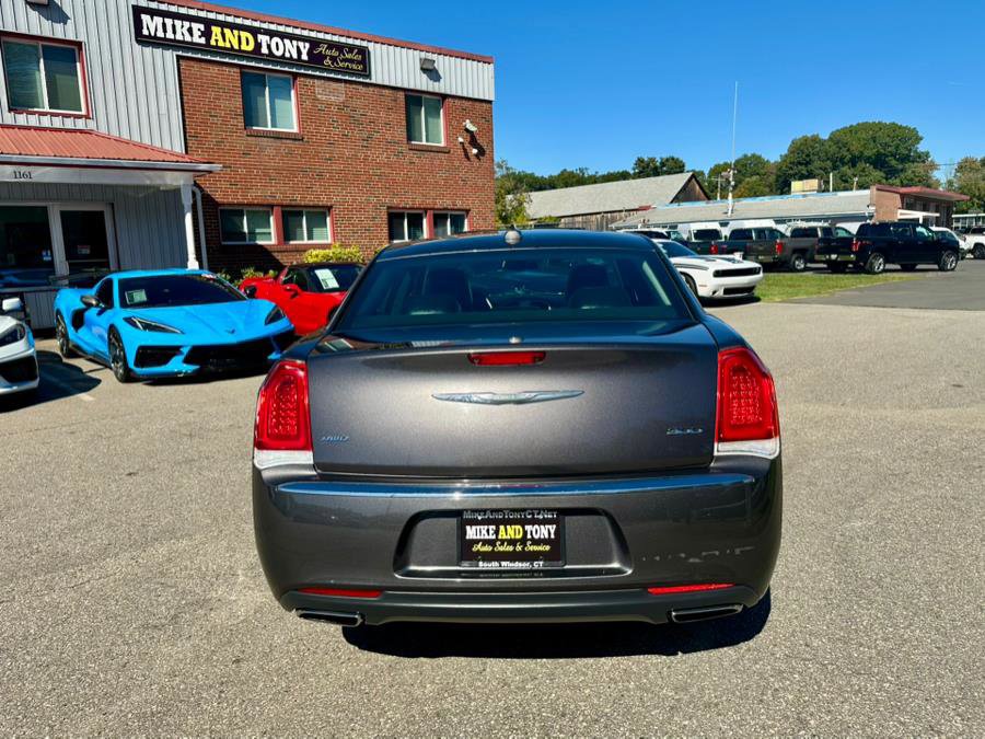 Used 2017 Chrysler 300 Limited w/ Value Package image 7