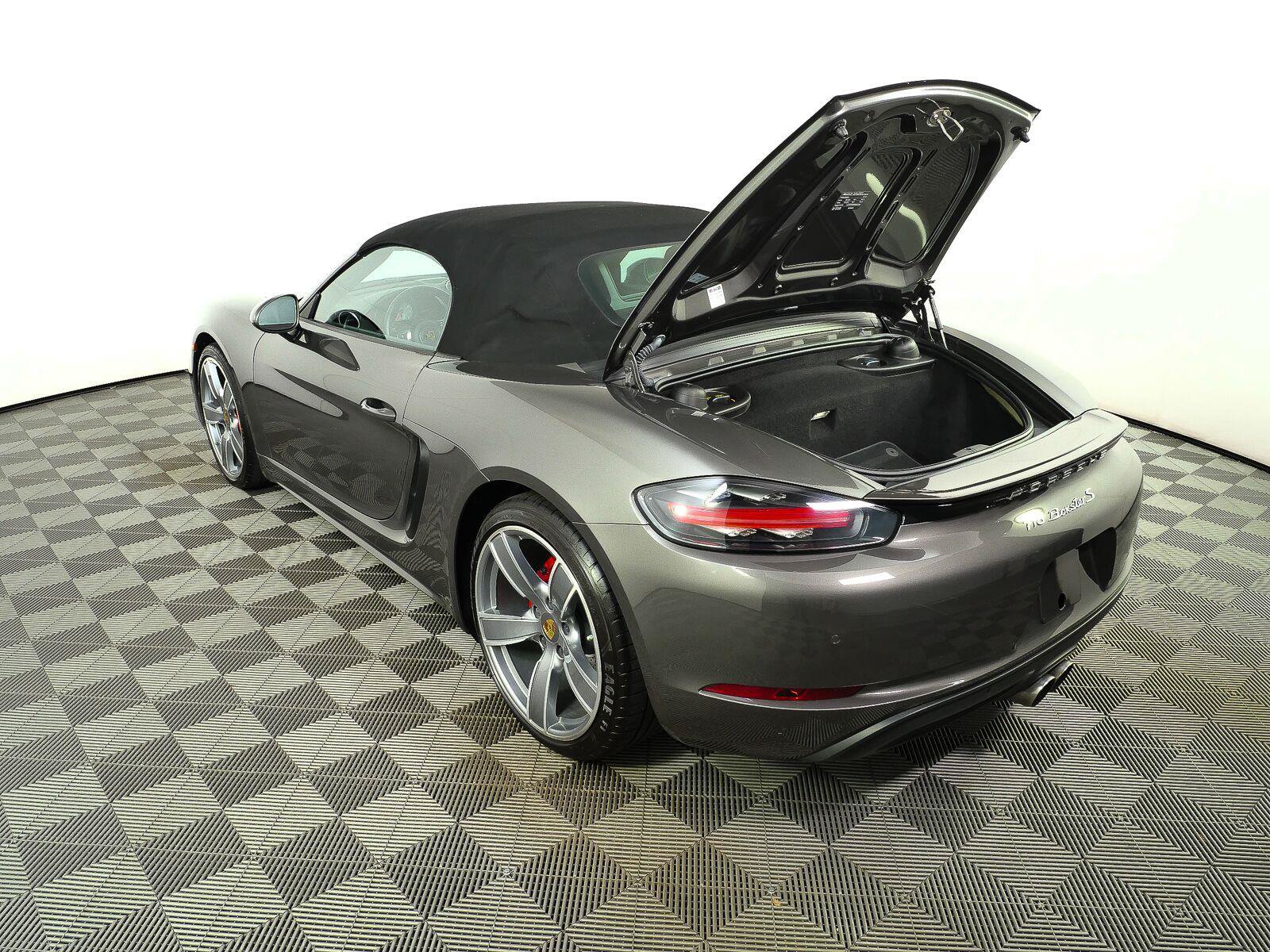 Certified 2017 Porsche 718 Boxster S RWD image 22