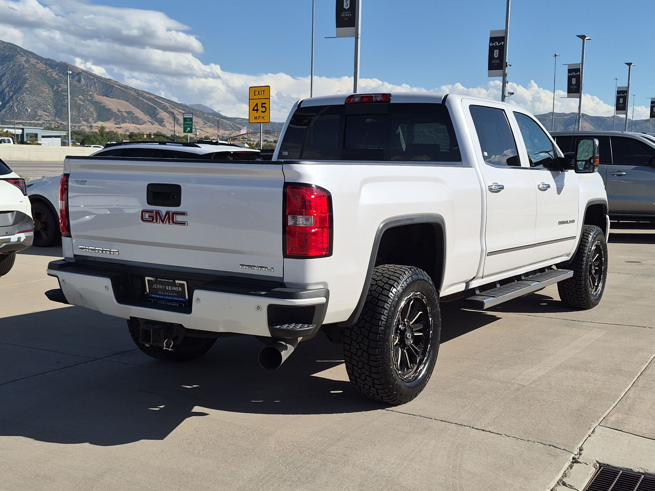 Used 2019 GMC Sierra 3500 Denali w/ Duramax Plus Package AWD/4WD image 5