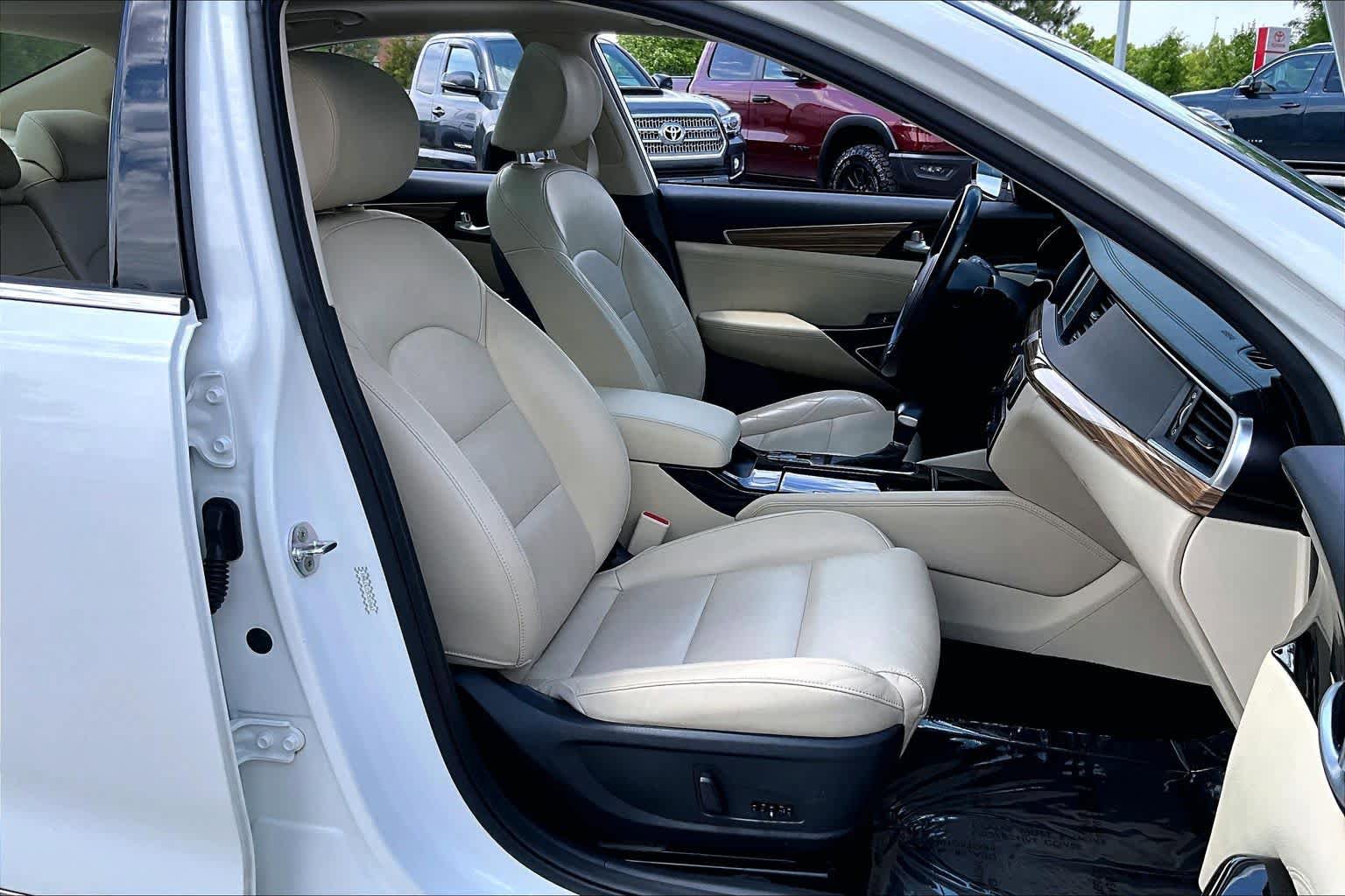 Used 2019 Kia Cadenza Technology FWD image 15