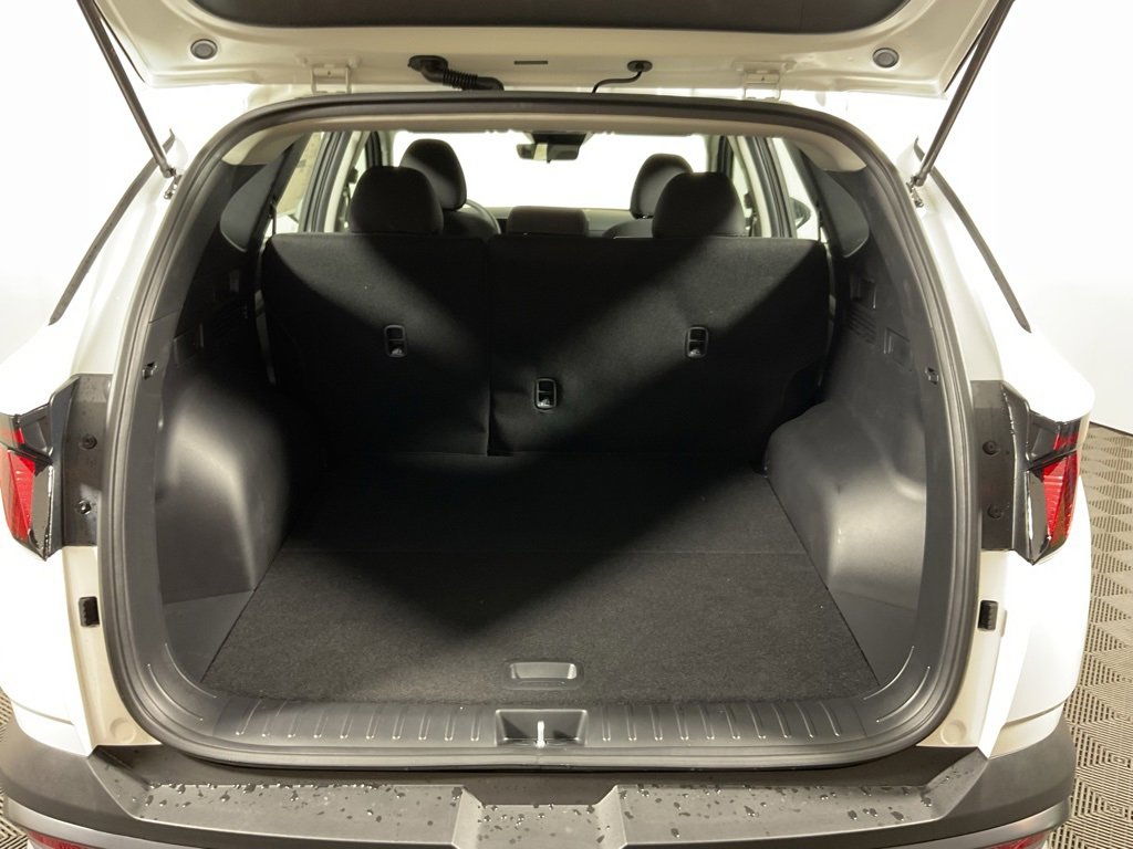 New 2026 Hyundai Tucson SE image 13