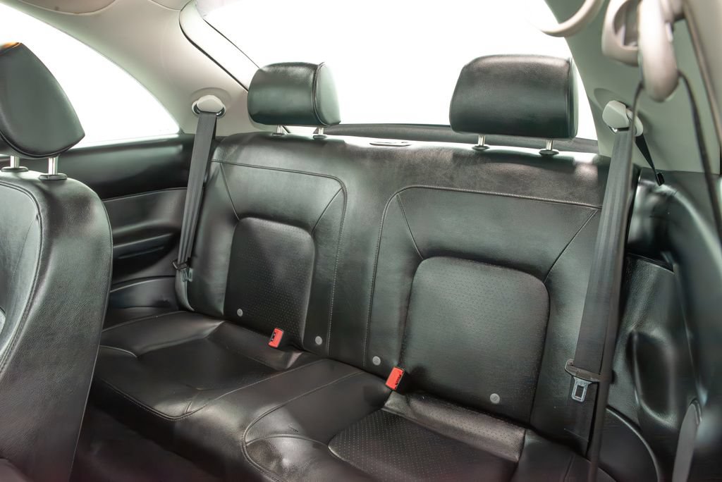 Used 2010 Volkswagen Beetle Coupe FWD image 7