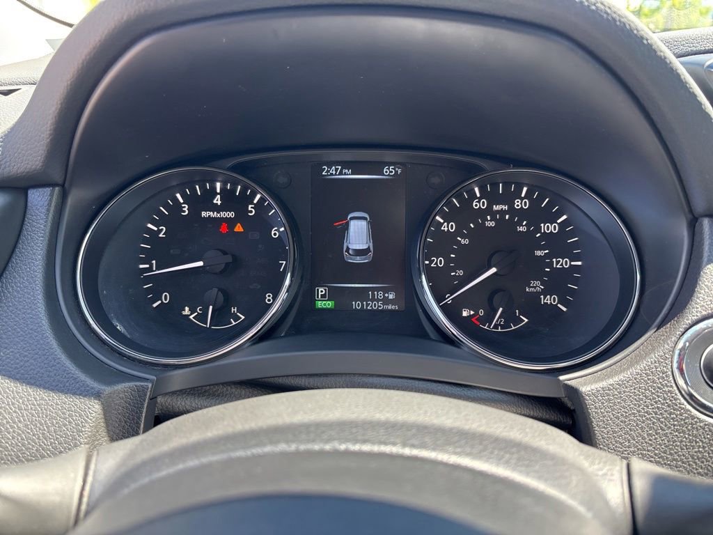 Used 2017 Nissan Rogue SV AWD/4WD image 26