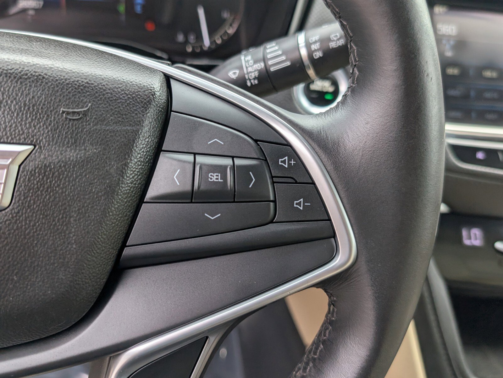 Used 2018 Cadillac XT5 FWD w/ LPO, Wheel Lock Package image 35