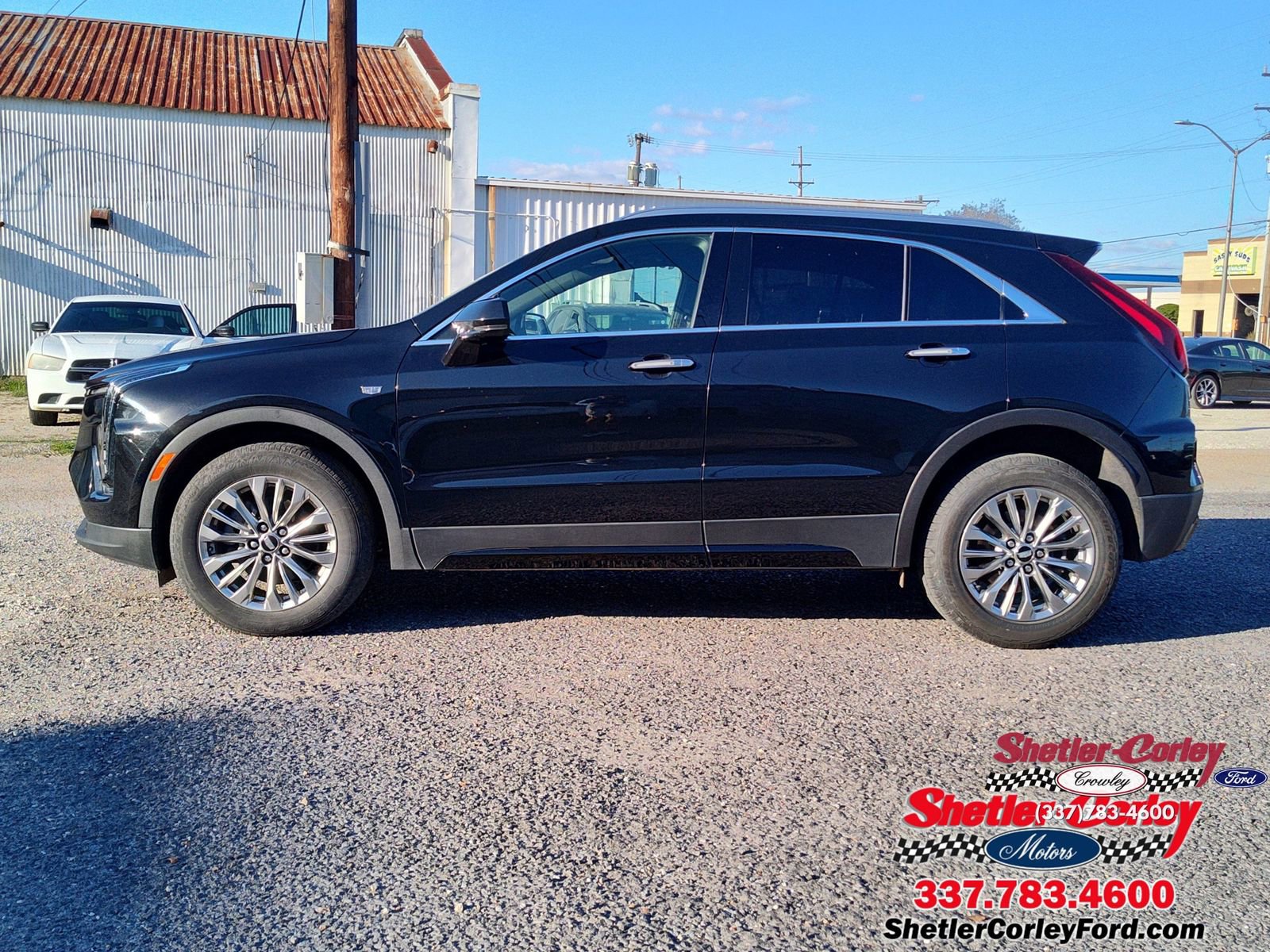Used 2024 Cadillac XT4 Premium Luxury image 3