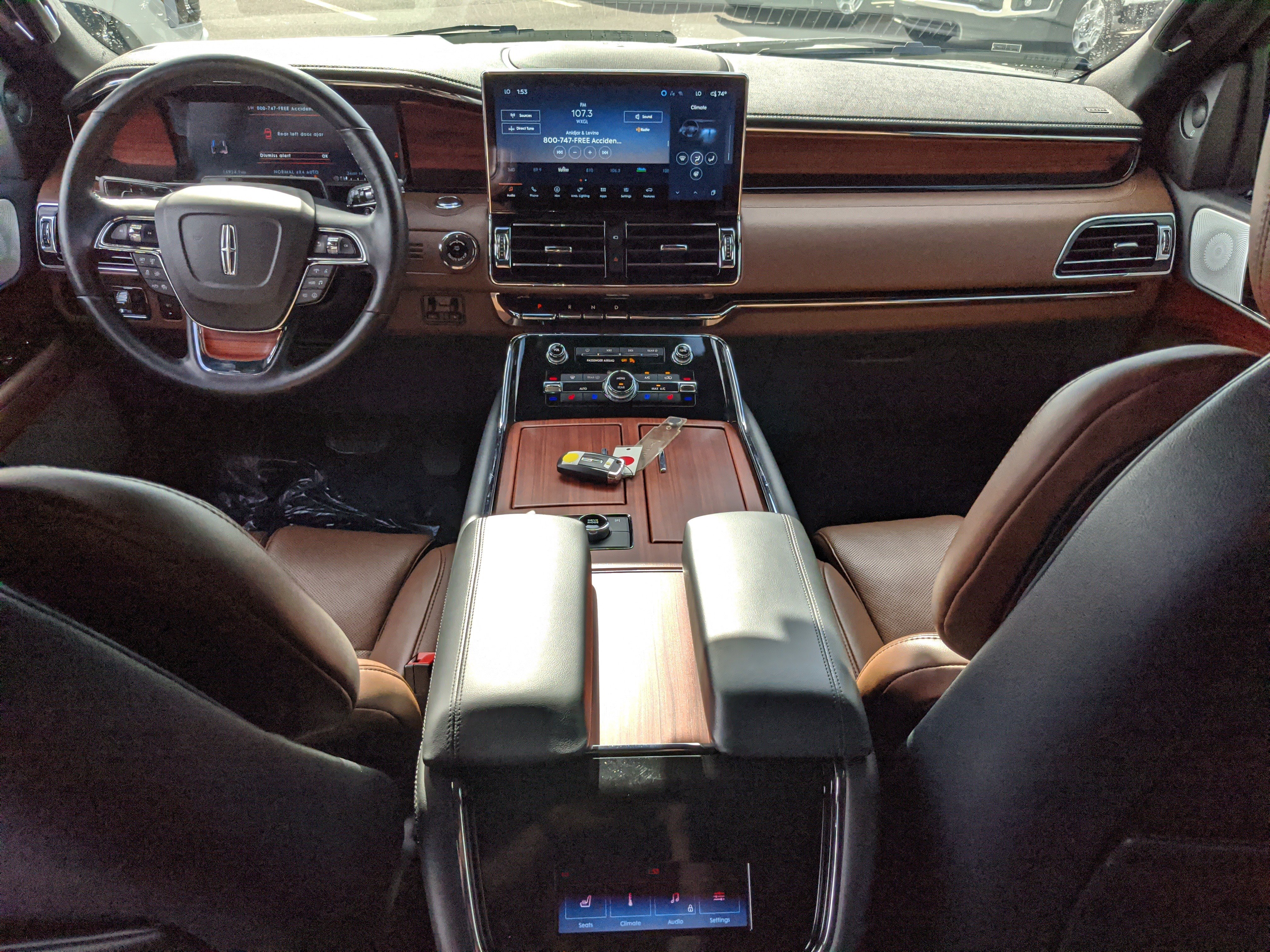 Used 2024 Lincoln Navigator L Reserve image 13