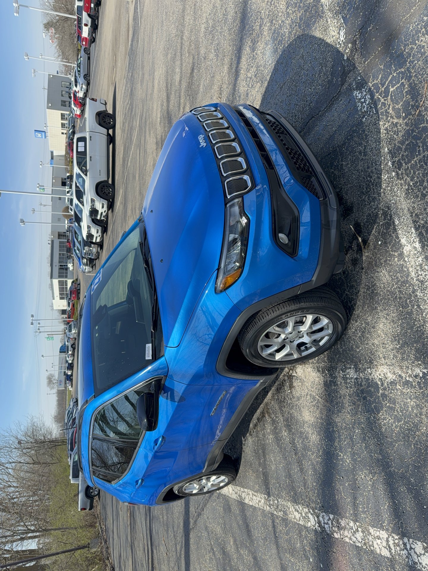 Used 2022 Jeep Compass Latitude w/ Sun and Sound Group AWD/4WD image 1