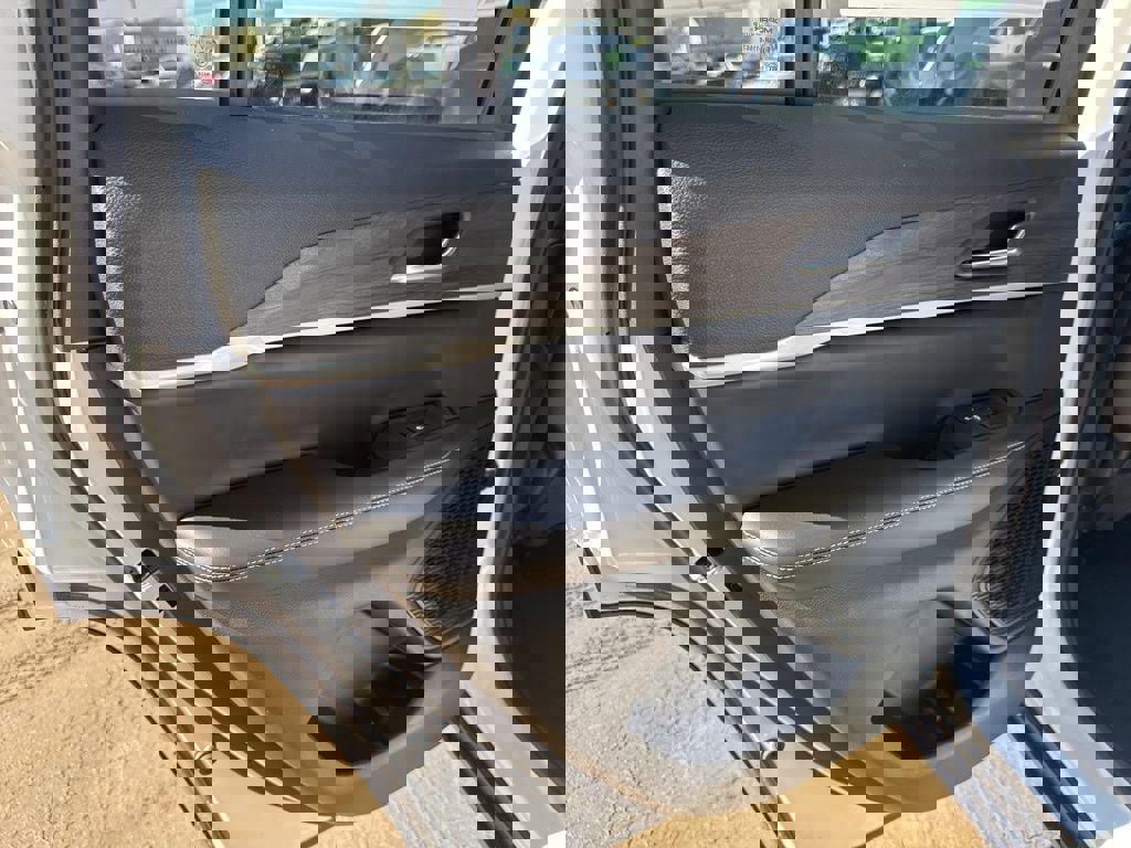 New 2026 Jeep Grand Cherokee Altitude image 25