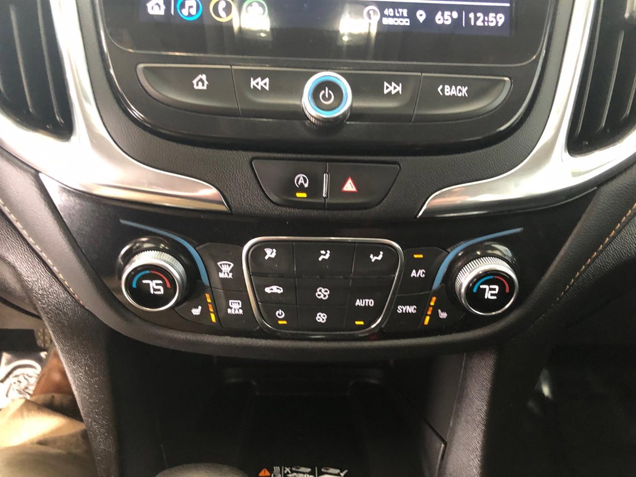 Used 2023 Chevrolet Equinox Premier image 18