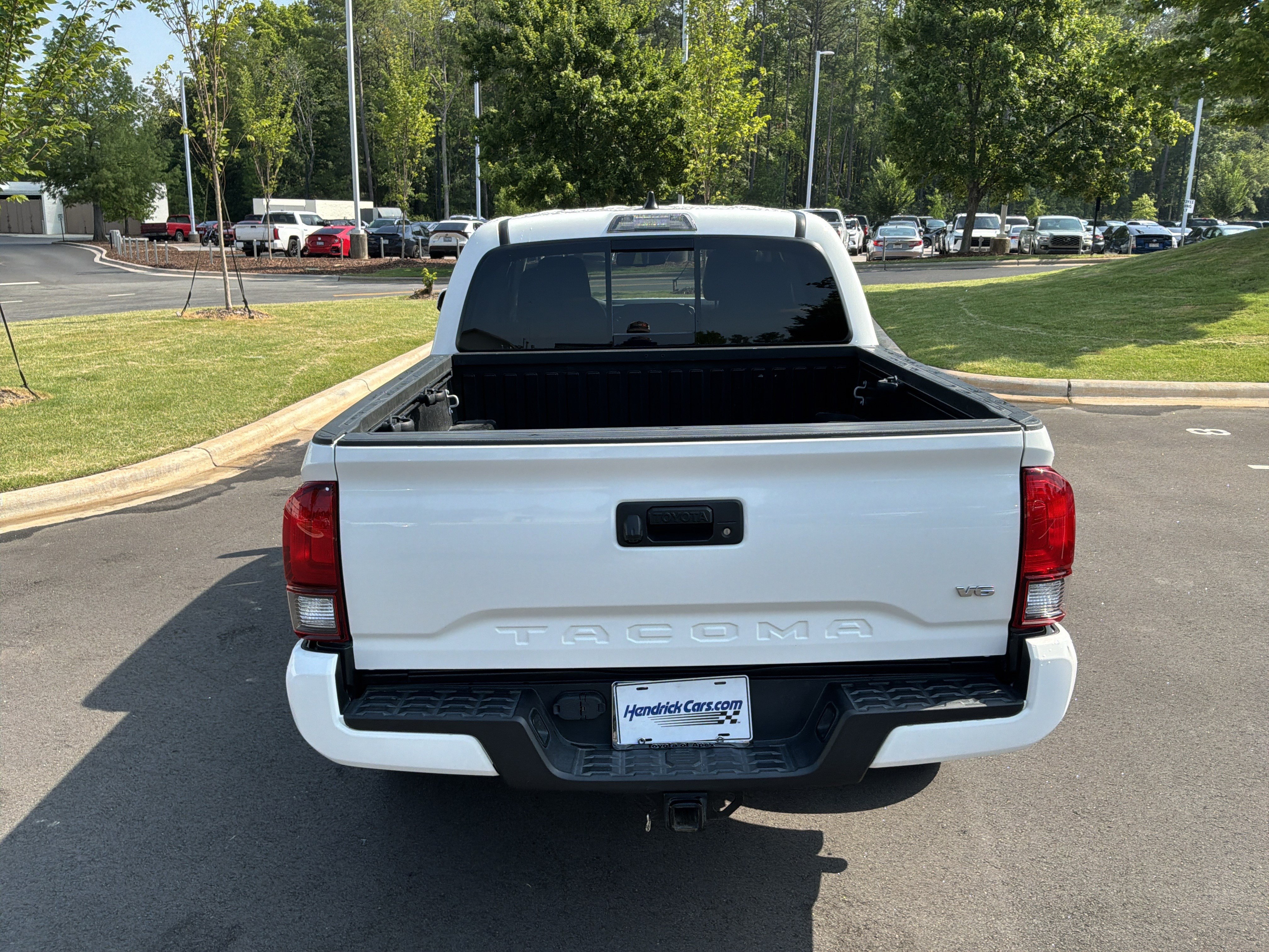 Used 2023 Toyota Tacoma SR5 w/ Technology Package RWD image 9