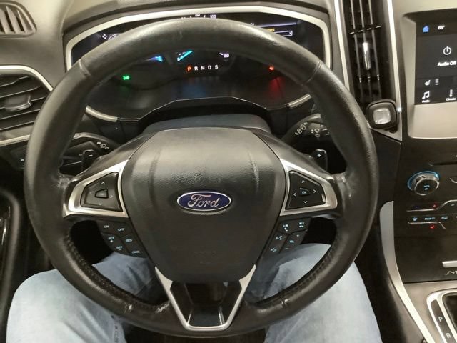 Used 2017 Ford Edge SEL w/ Equipment Group 201A AWD/4WD image 16