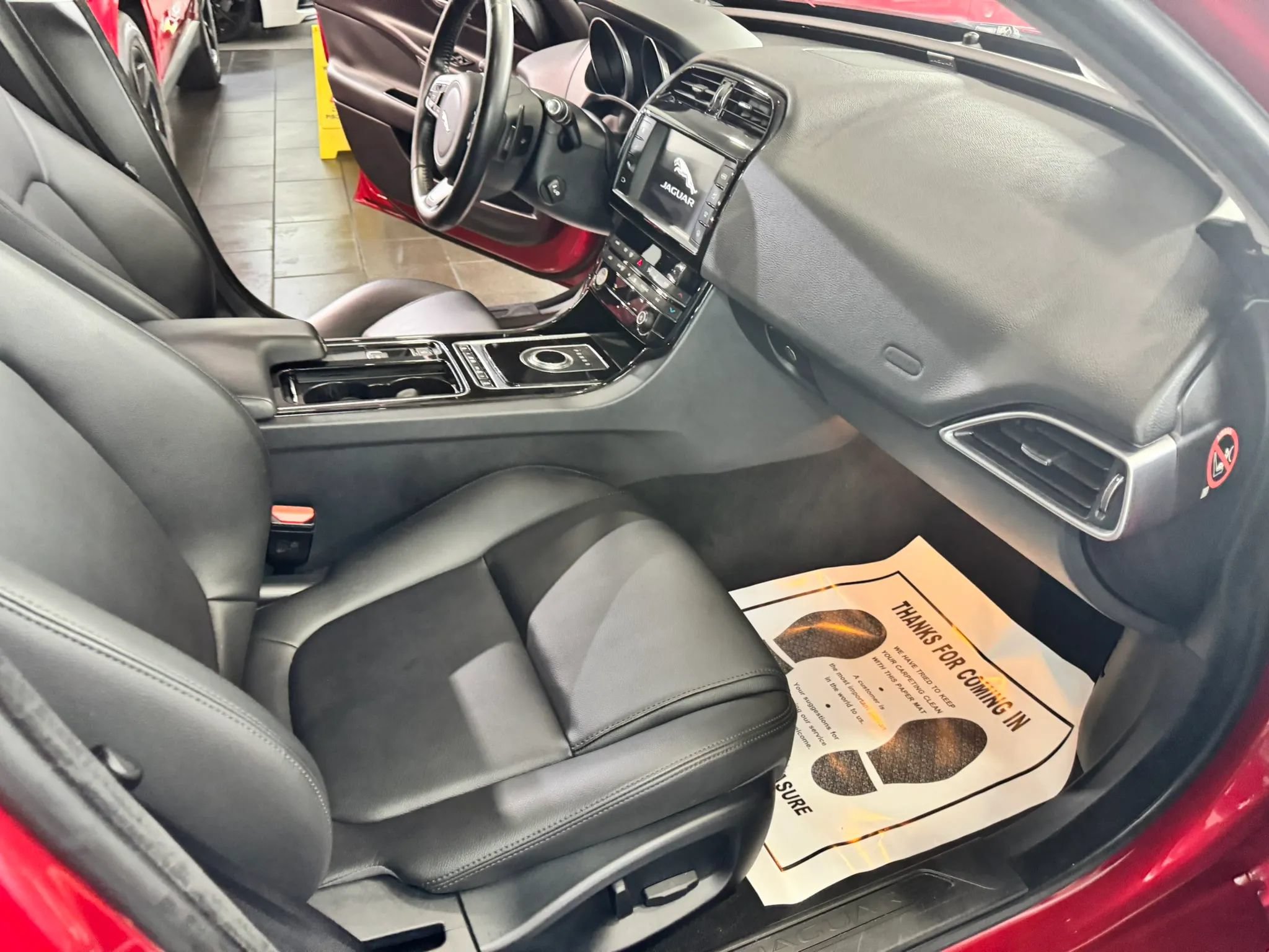 Used 2018 Jaguar XE Premium AWD/4WD image 12