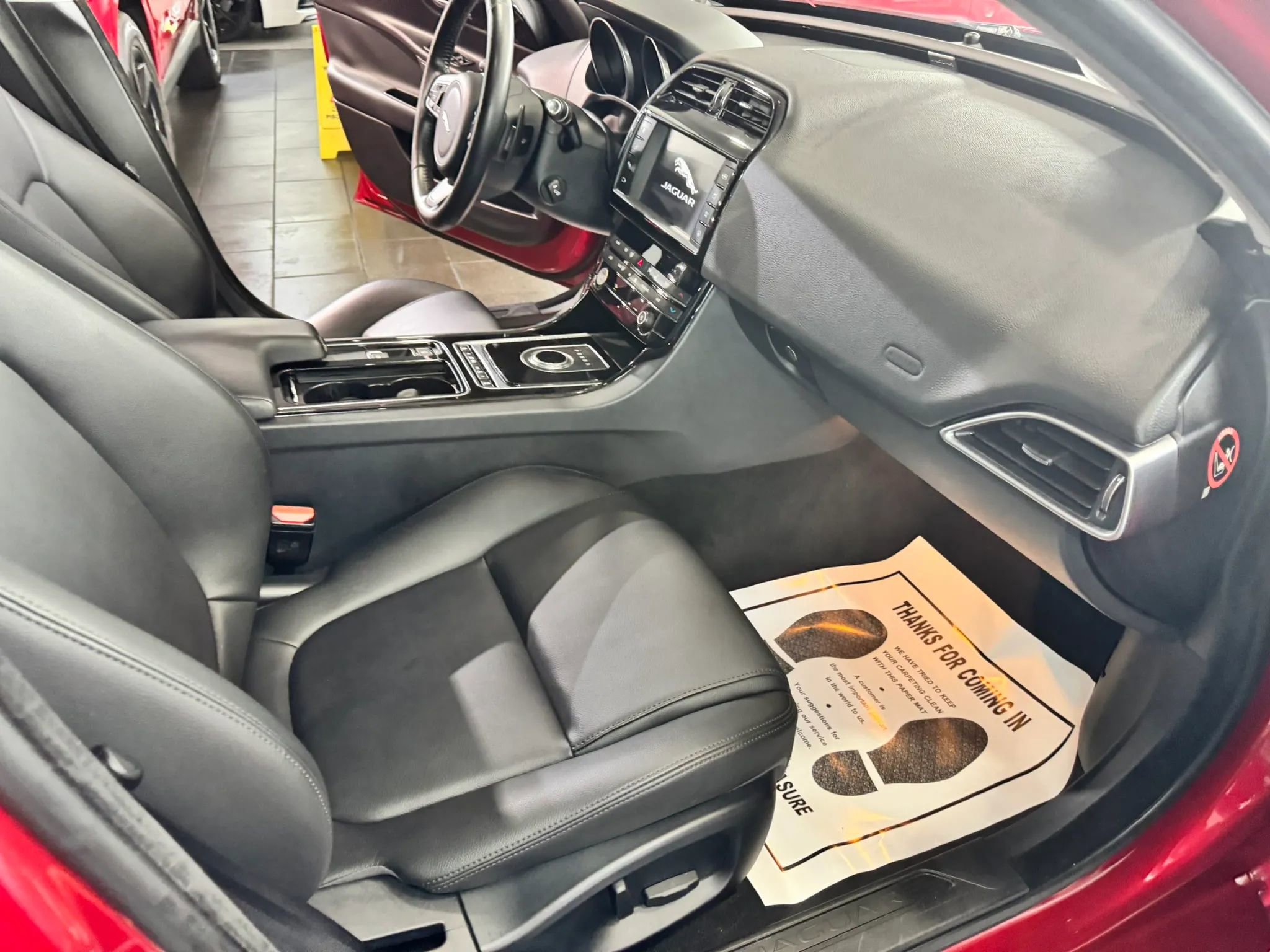 Used 2018 Jaguar XE Premium AWD/4WD image 12