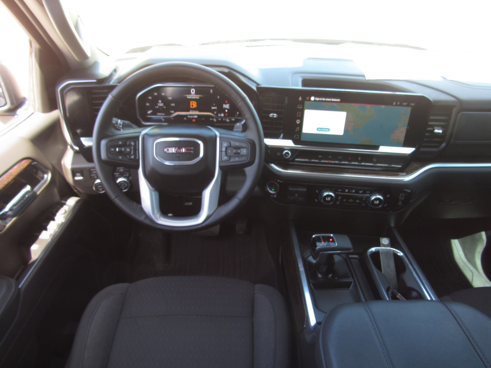 Used 2025 GMC Sierra 1500 Elevation image 16