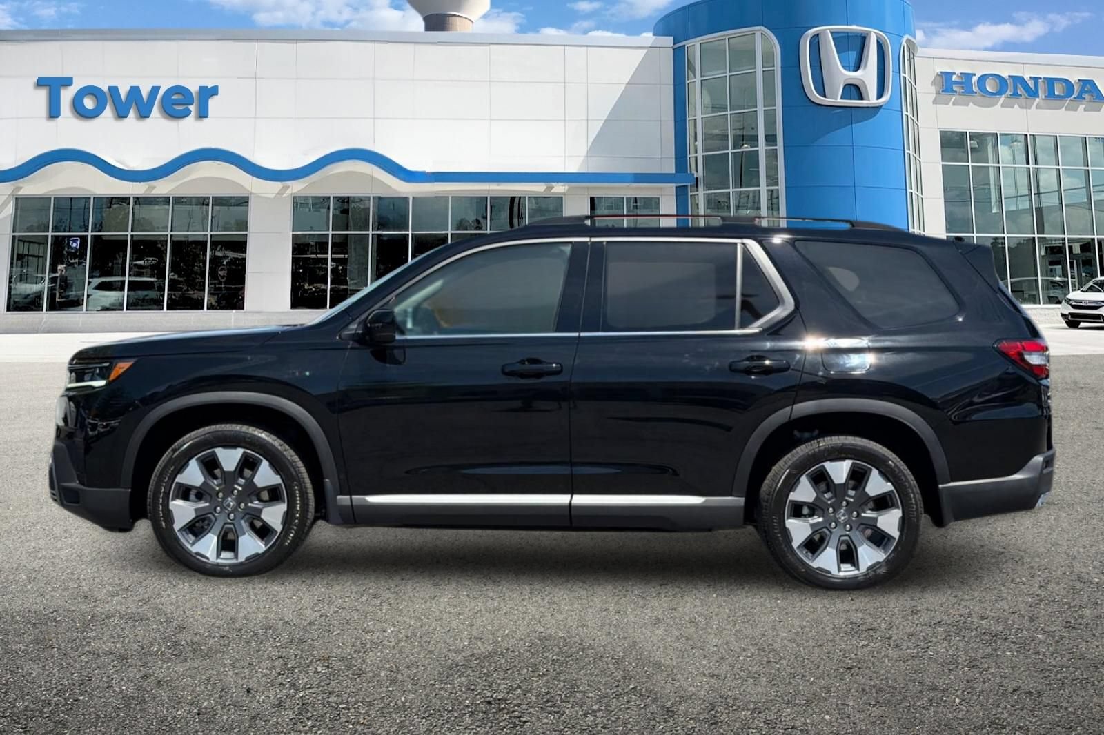 New 2026 Honda Pilot Touring image 7