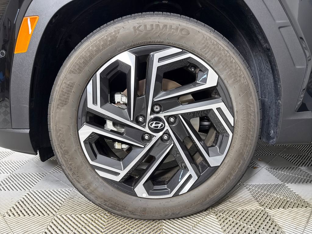 Used 2025 Hyundai Tucson Limited FWD image 24