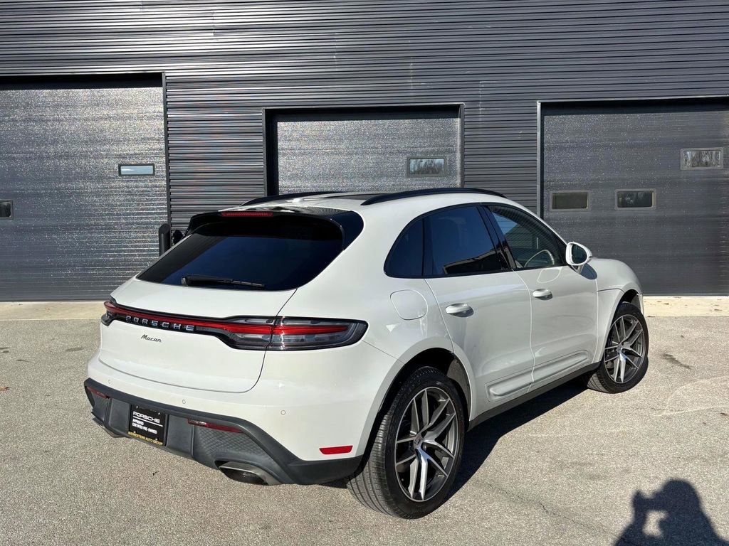 Certified 2024 Porsche Macan image 10