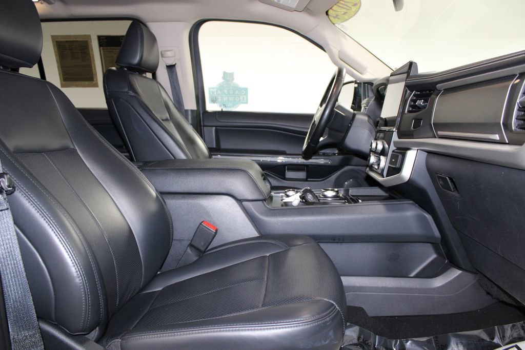 Used 2024 Ford Expedition Max XLT image 29