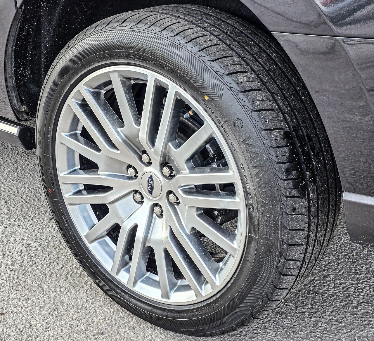 Used 2024 Ford Expedition Max Limited image 11