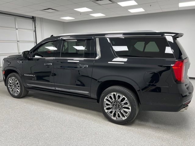 Used 2023 GMC Yukon XL Denali Ultimate image 7