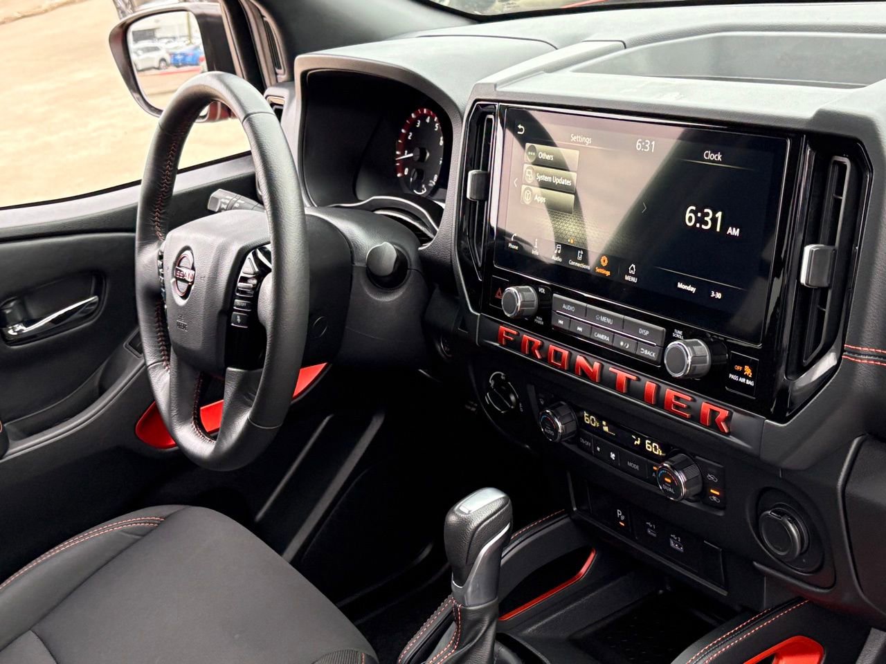 Certified 2025 Nissan Frontier PRO-4X image 40