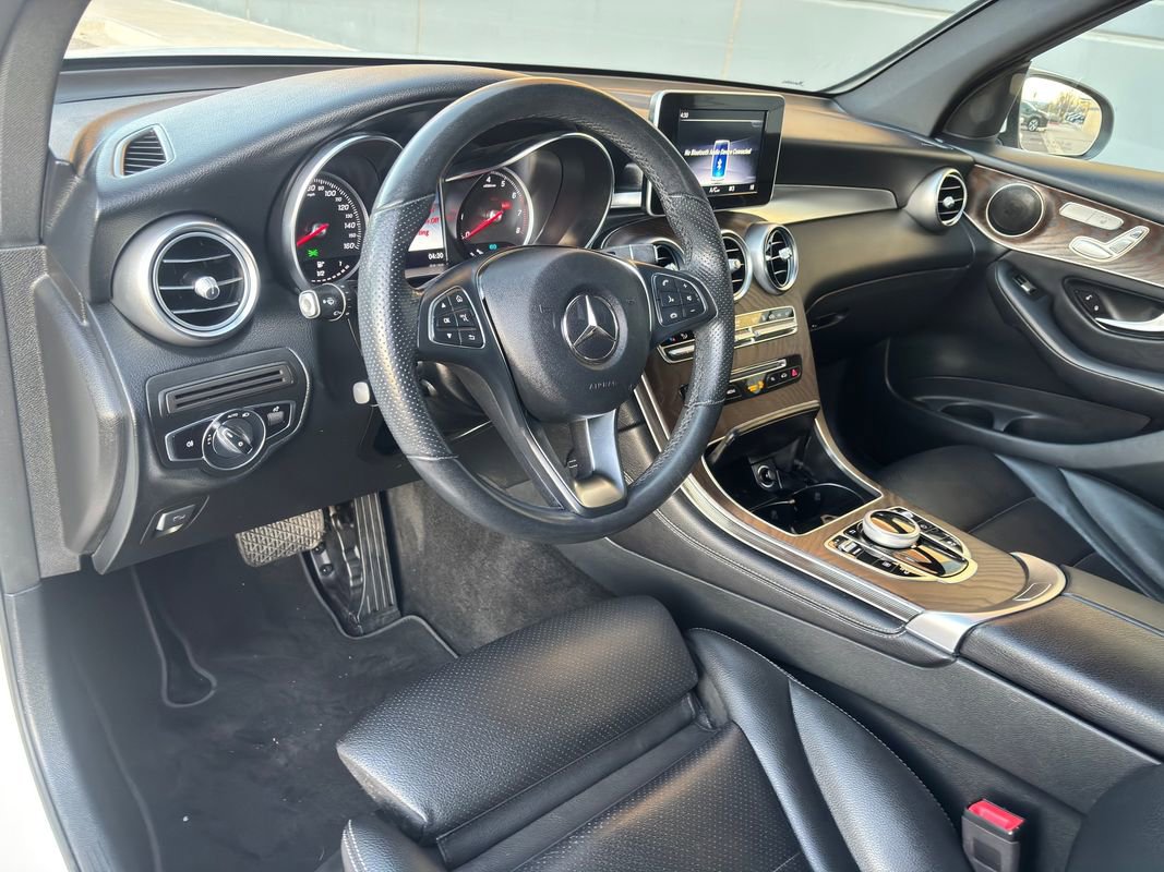 Used 2019 Mercedes-Benz GLC 350e 4MATIC image 20