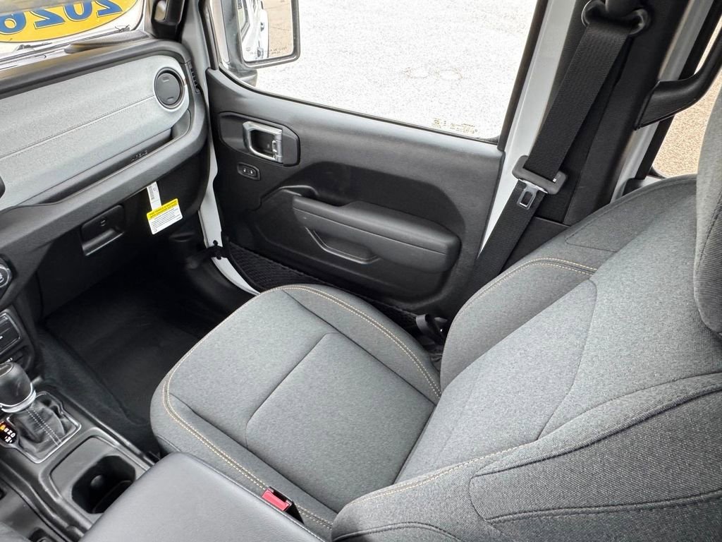 New 2026 Jeep Gladiator Willys AWD/4WD image 18