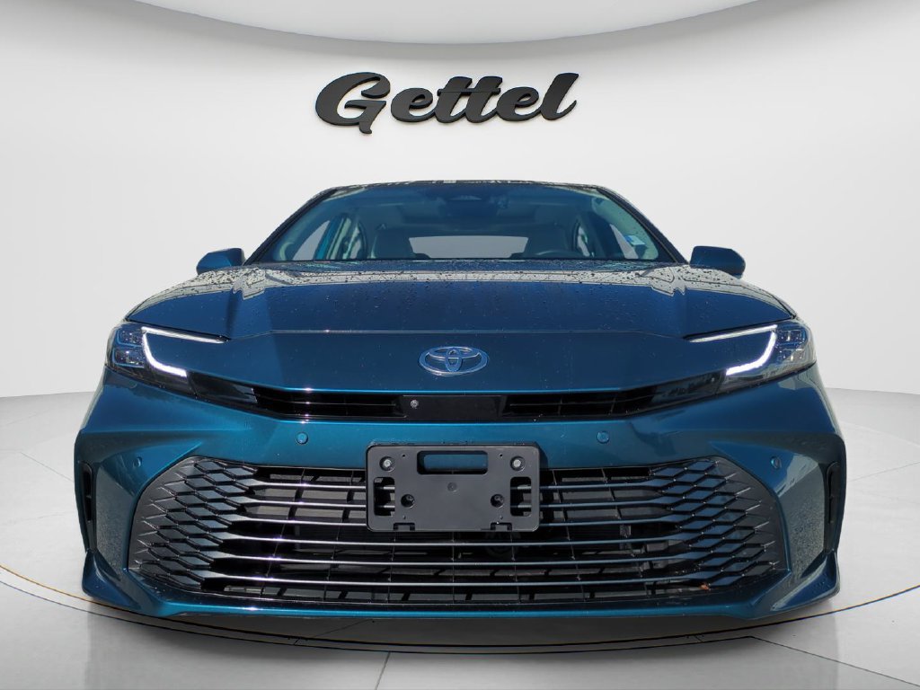 Used 2025 Toyota Camry XLE w/ Premium Plus Package FWD image 2