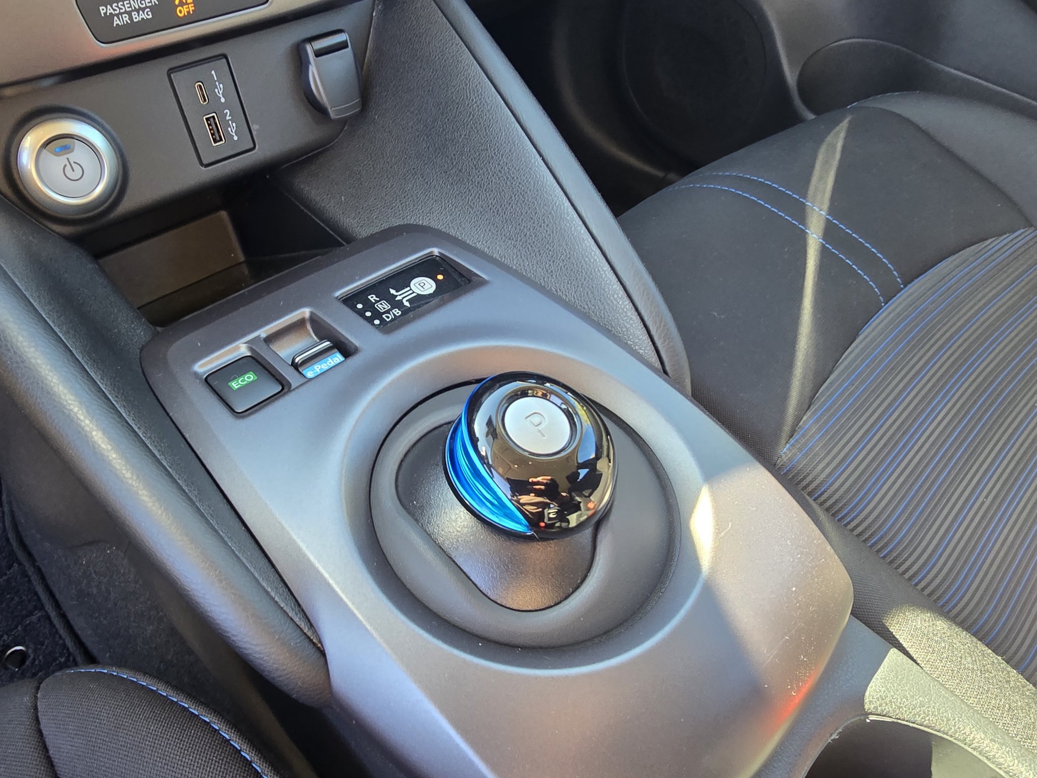 Used 2025 Nissan Leaf S FWD image 21