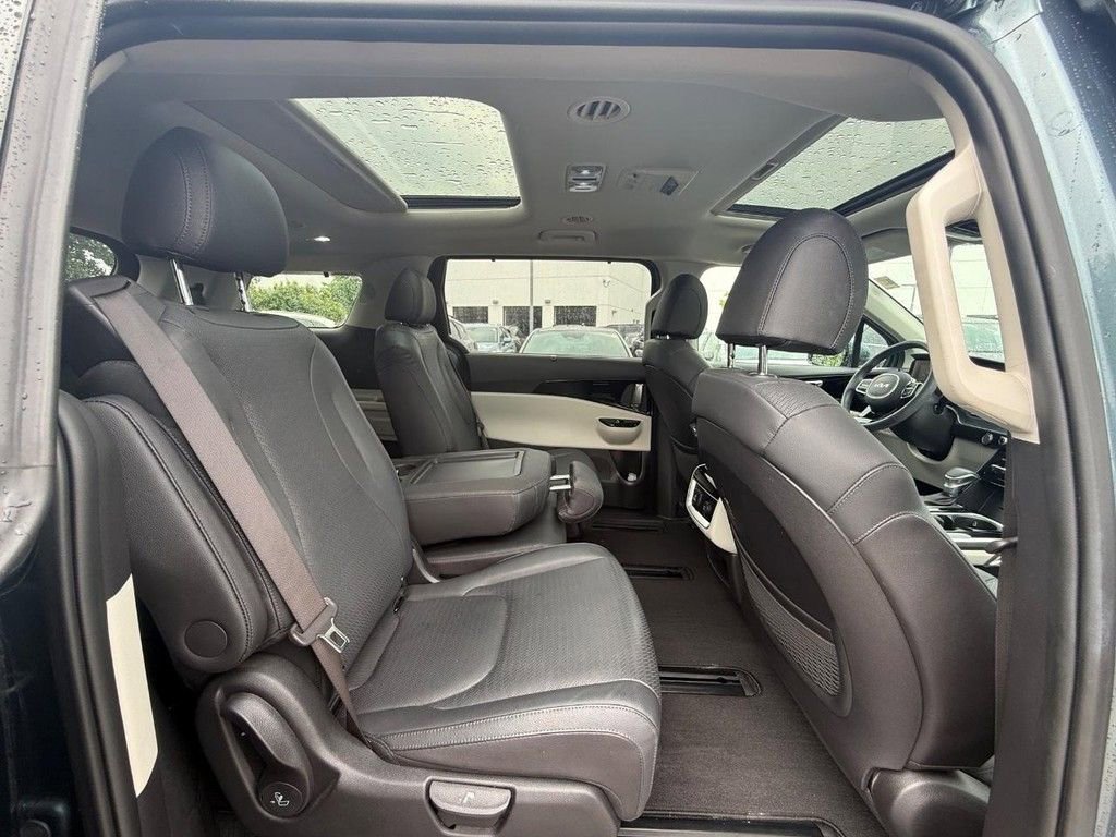 Used 2024 Kia Carnival SX Prestige FWD image 12