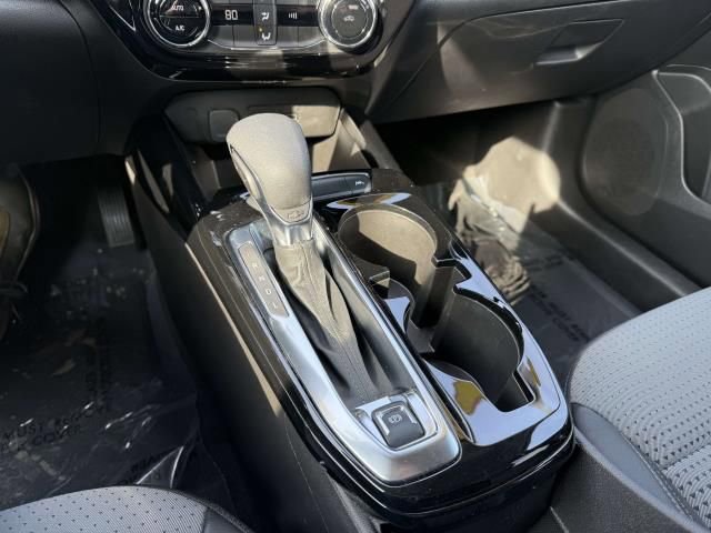 Used 2025 Chevrolet Trax LT FWD image 28