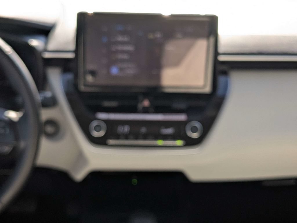 Used 2026 Toyota Corolla Cross LE FWD image 16